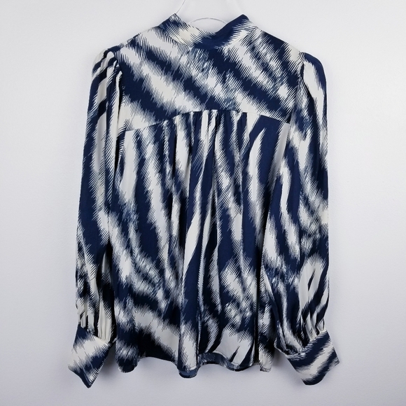 NWOT Maison d'Amelie Navy & Ivory Blouse size Medium - Picture 1 of 10